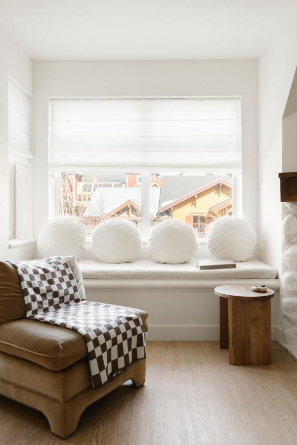 Ski-in/ski-out Intentionally Designed Apartment